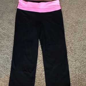 Pink Waist Black Loose Workout Crops